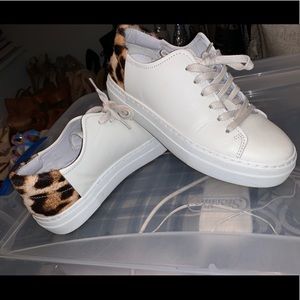 Leopard accent sneakers